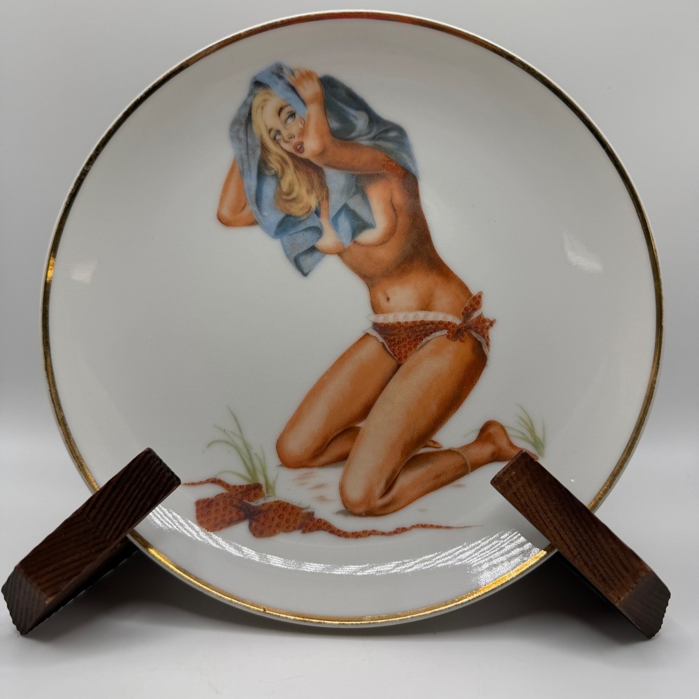 VTG Norcrest P-309 Pin-Up Girl Collector Plate Blonde In Bikini Gold Rim
